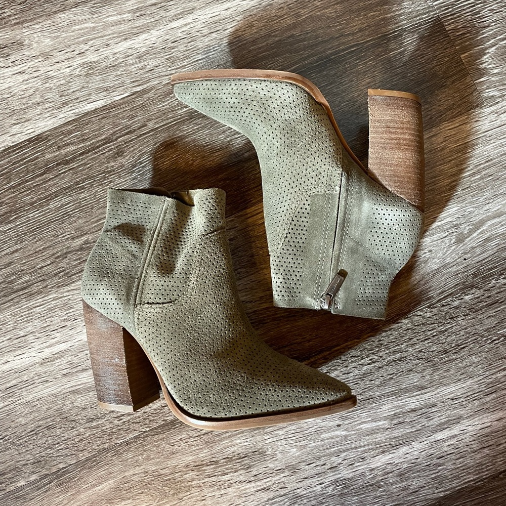Vince Camuto suede heeled boot
